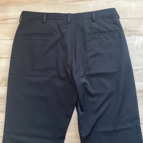 Kenneth Cole Reaction 36/30 Black Dress Pants. These are in perfect condition. - Picture 5 of 8